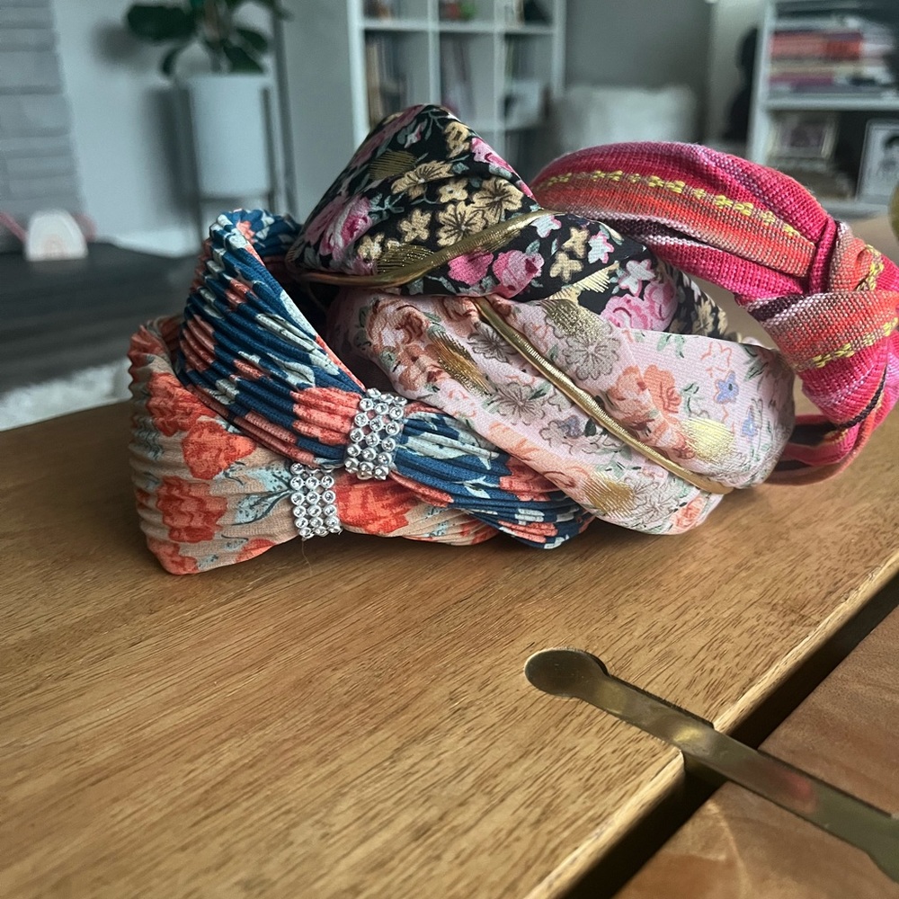 Lot of  5 headbands